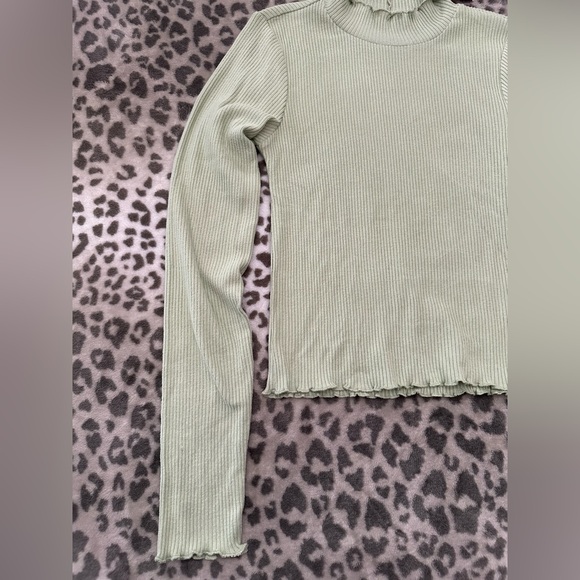 American Eagle Long Sleeve Soft & Sexy Plush Mock Neck Top in Dusty Sage Small - Picture 7 of 17